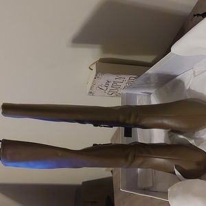 A pair of  Vince  leather boots  size 6m